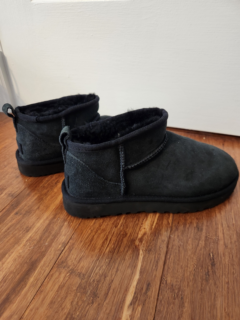 UGG Women's Classic Ultra Mini Black Suede Short Booties Boots 1116109, Size 7